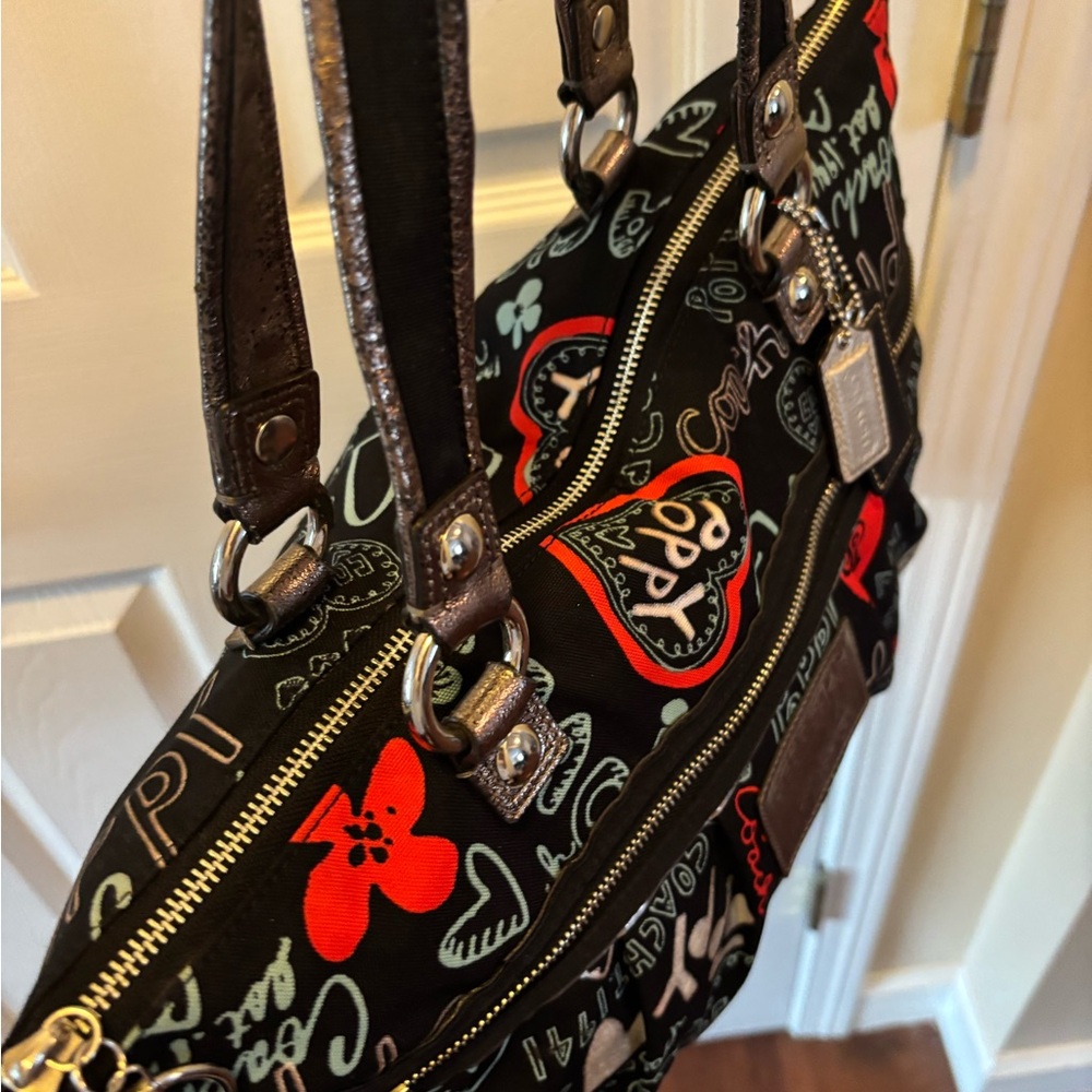 Coach Poppy G1020-16052 Large Glam Graffiti Print Tote Bag in EUC - Picture 12 of 15
